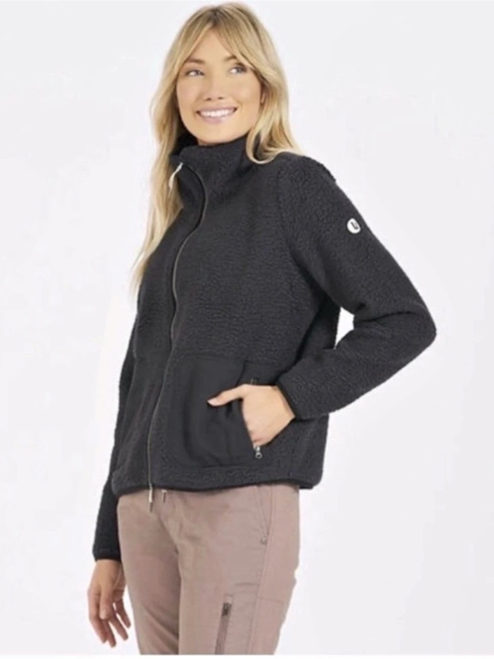 Vuori Alpine Jacket in Black